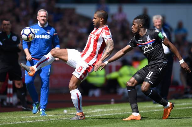 皮球越过门 皮球越过门